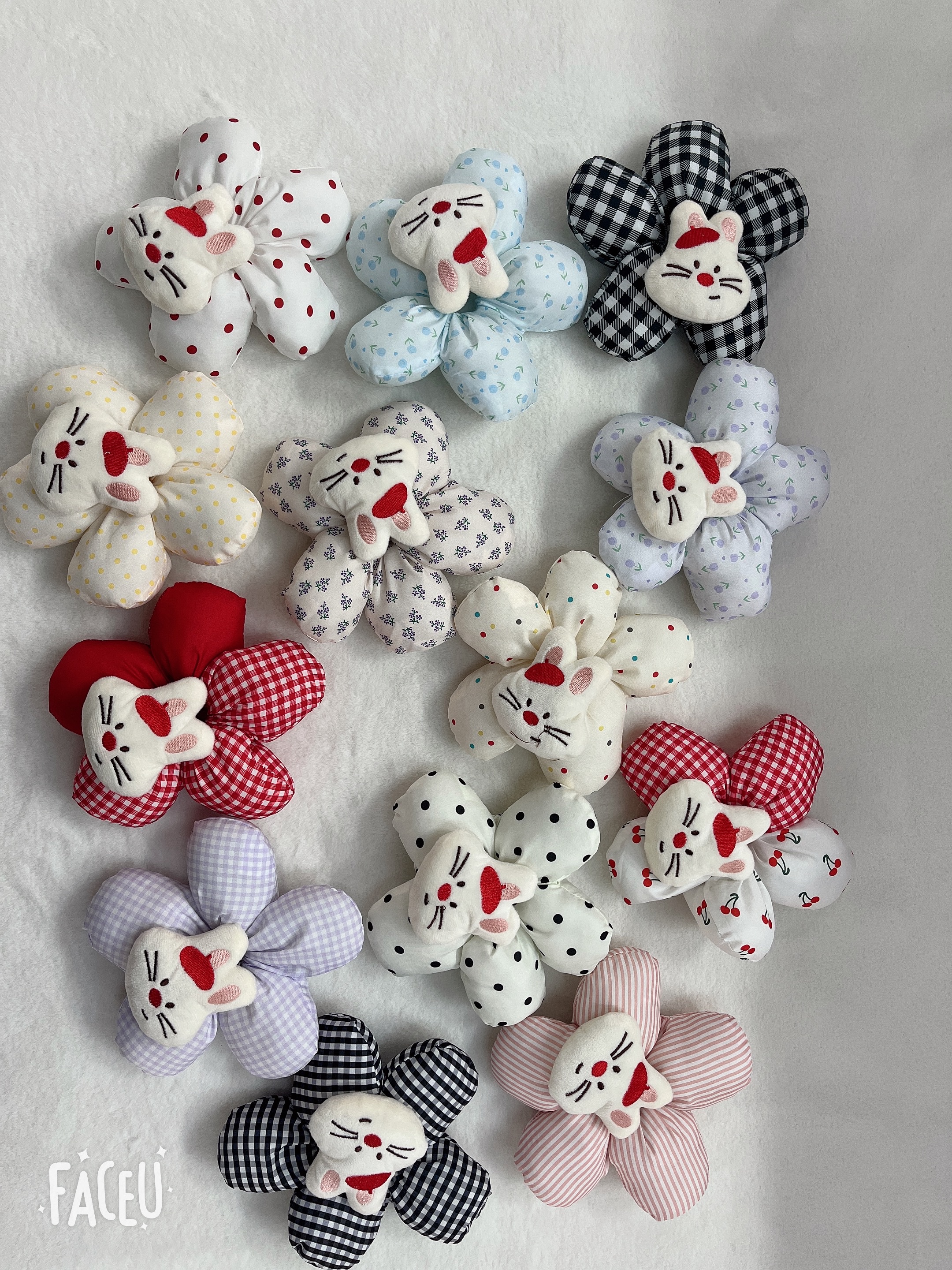 Trendy and fashionable cartoon cotton-filled hair bands, flower hair bands, bun hair, high ponytail hair bands, large intestine hair bands details Picture