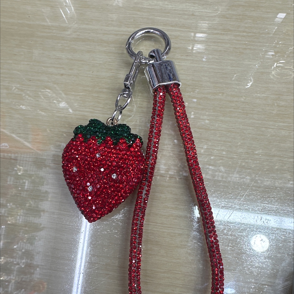 萌粒短款手机链女时尚包挂水晶饰品简约可爱手机链配件潮流百搭