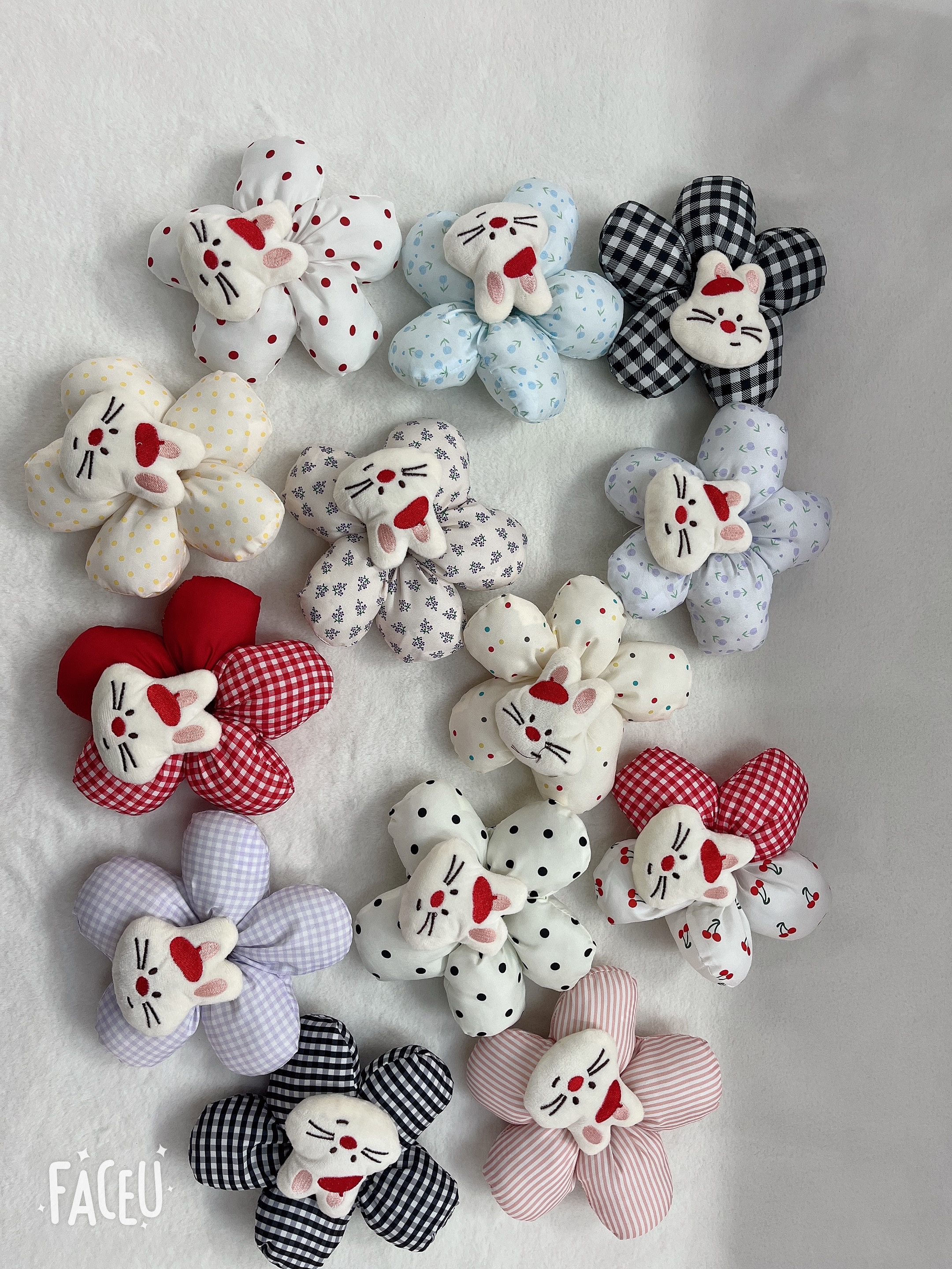 Trendy and fashionable cartoon cotton-filled hair bands, flower hair bands, bun hair, high ponytail hair bands, large intestine hair bands