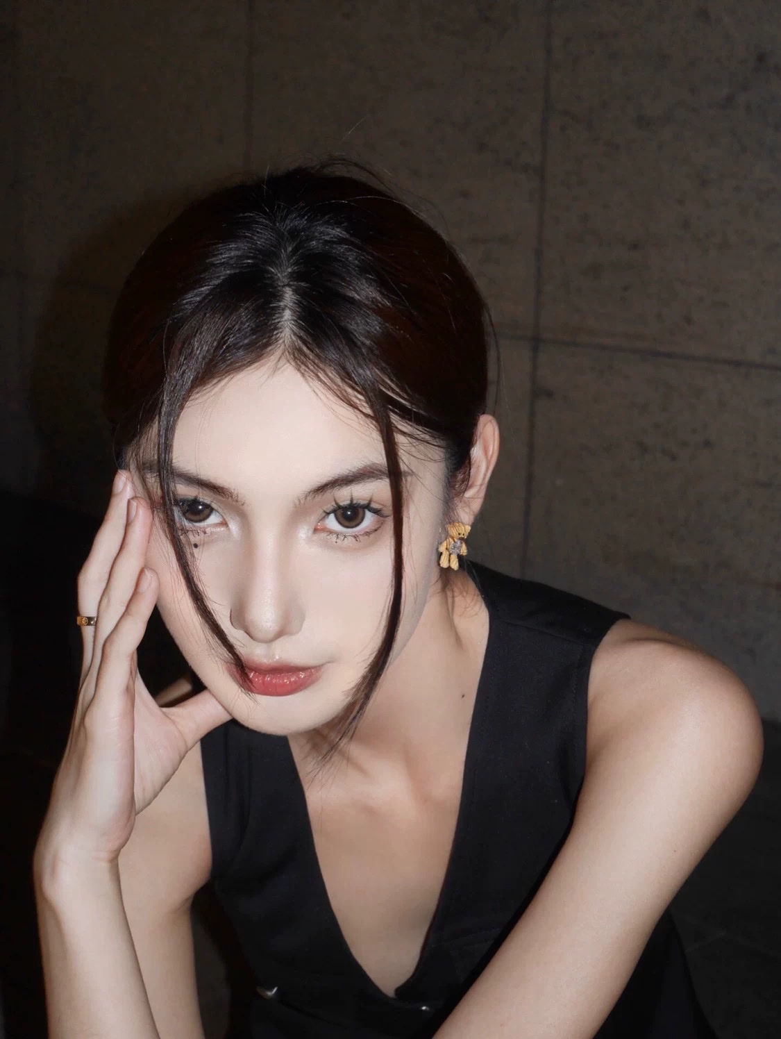 Little Bear fashionable and trendy earrings and accessories details Picture