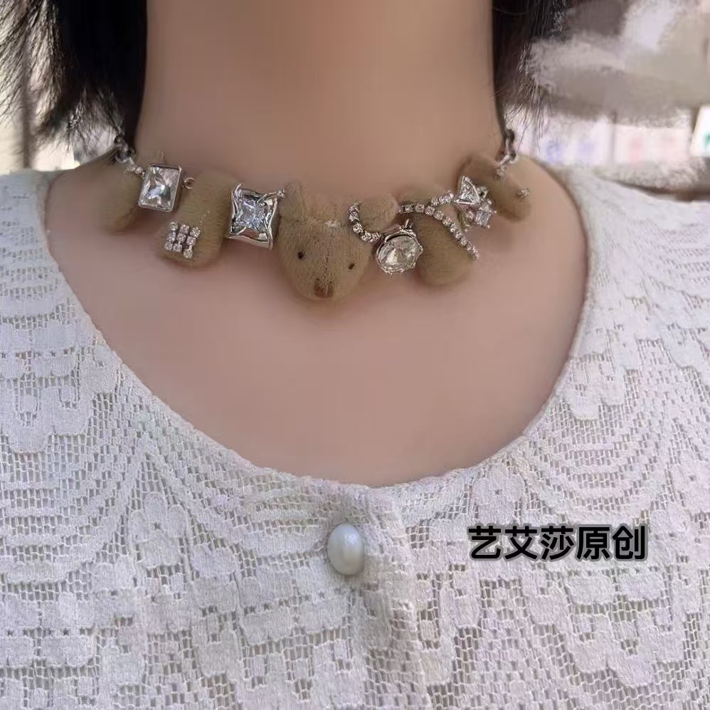 love小熊毛绒生日礼物流行时尚项链服装配件细节图
