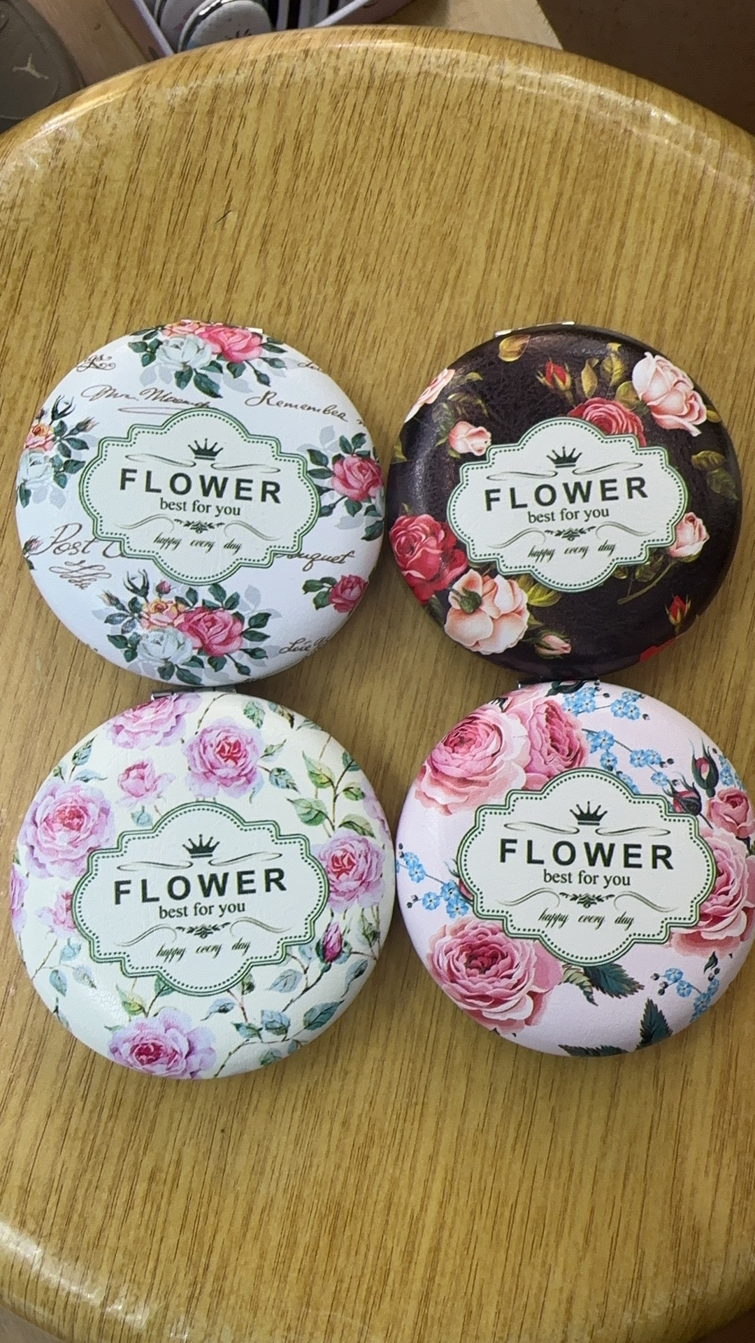 折叠化妆镜便携镜子化妆镜带灯折叠式便携化妆镜子化妆用品美容镜子女生化妆工具镜子LED化妆镜防碎镜子镜梳折叠多面镜镜子镜梳细节图