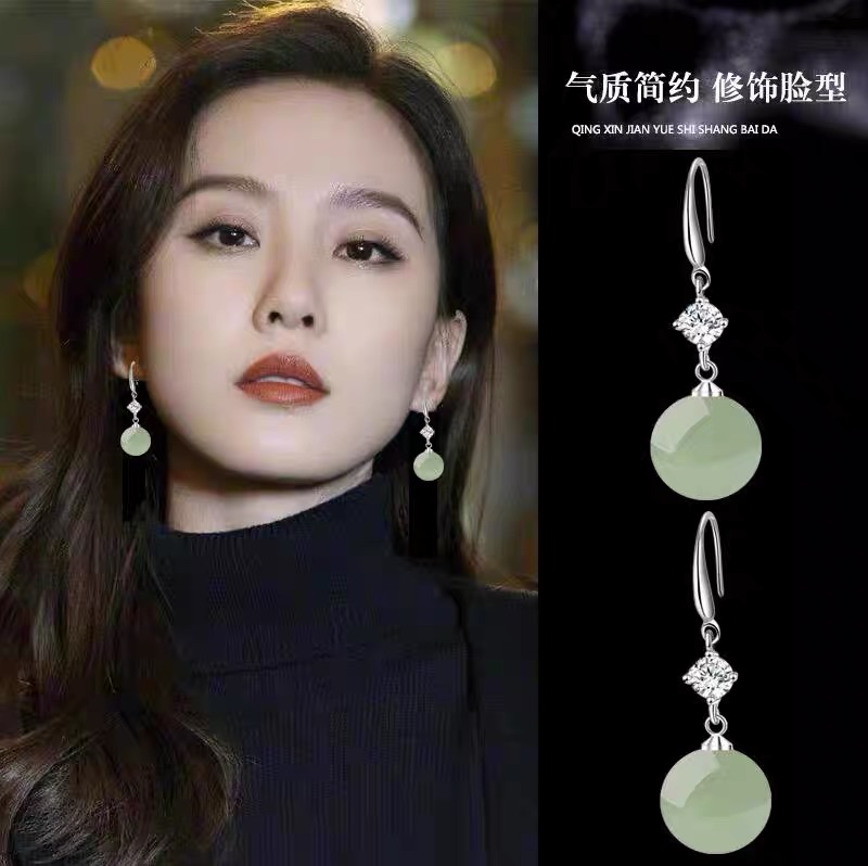 New Chinese-style earrings for women, simple yet sophisticated, versatile and anti-allergy. New Chinese-style accessory earrings for mom detail image 2