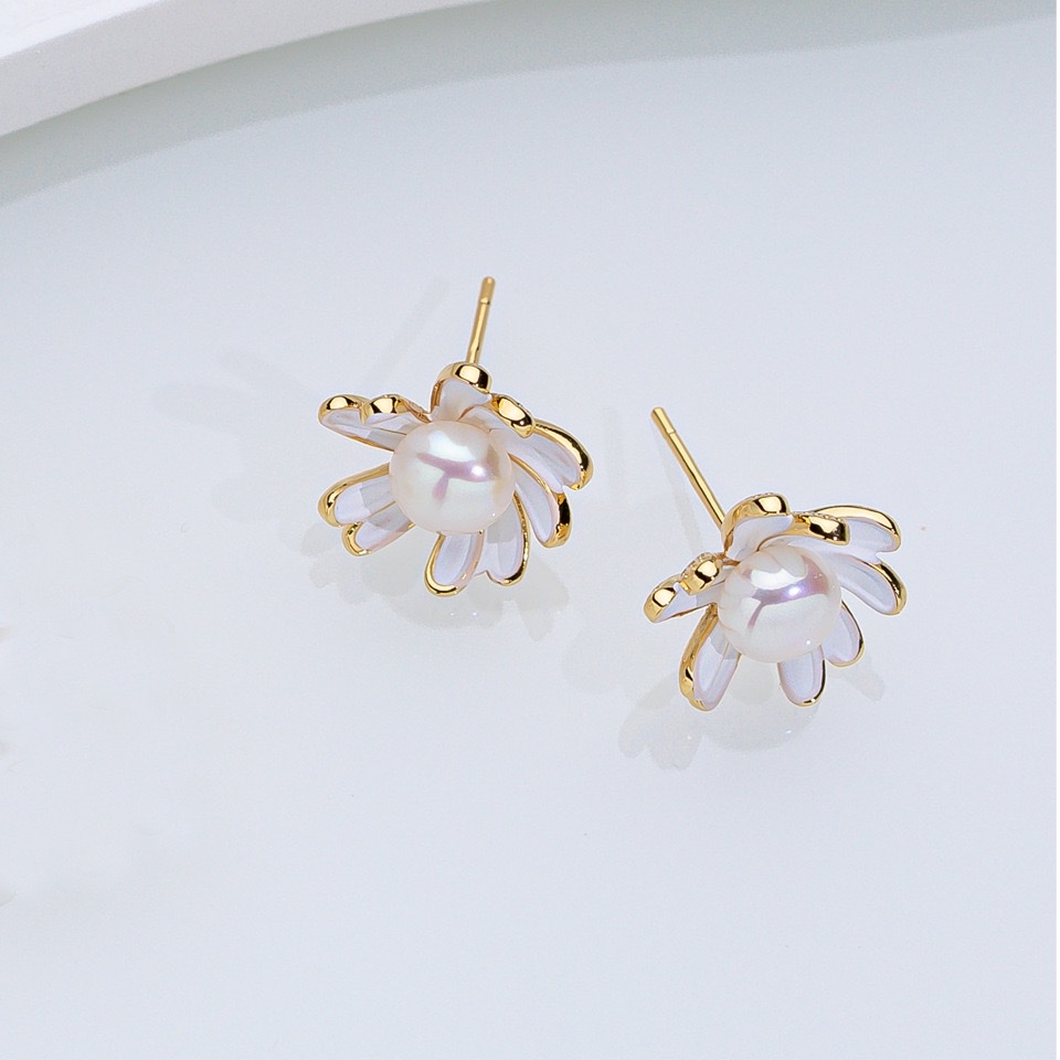 Gradient color oil-dripping freshwater pearl stud S925 Silver needle butterfly elegant and high-end earring accessory new style detail image 13