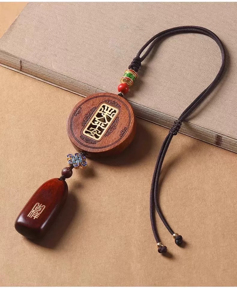 High-end sandalwood car hangers, car rearview mirror entry and exit safety hangers, interior pendant decorations, elegant for men detail image 1