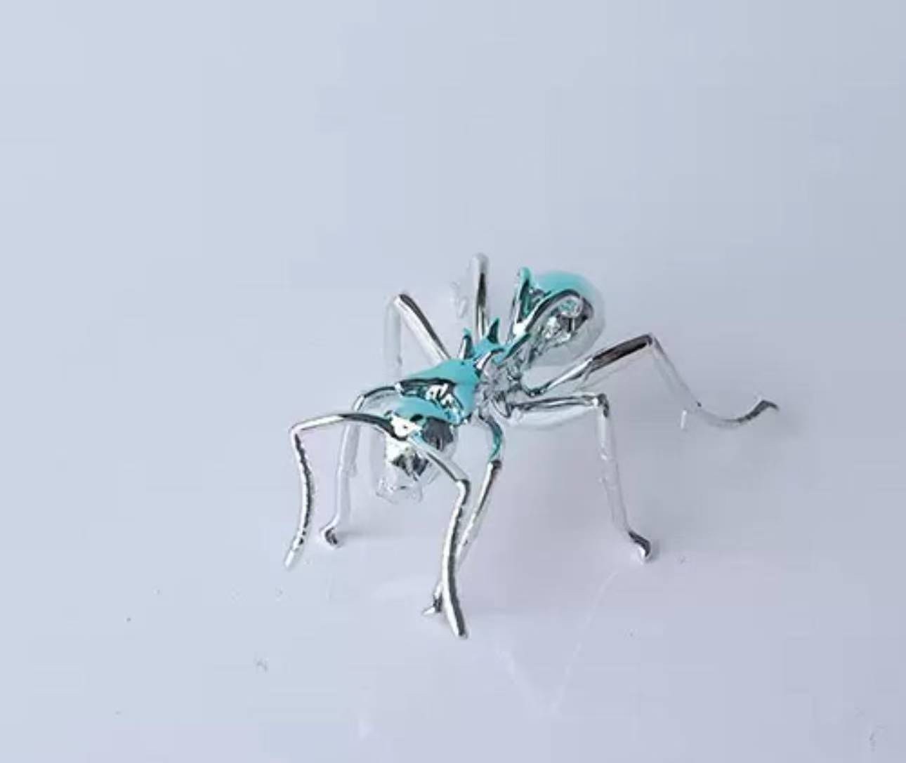 Modern light luxury metal insect, dragonfly, ant, animal ornaments, living room, coffee table, study, model room home decoration Item Picture