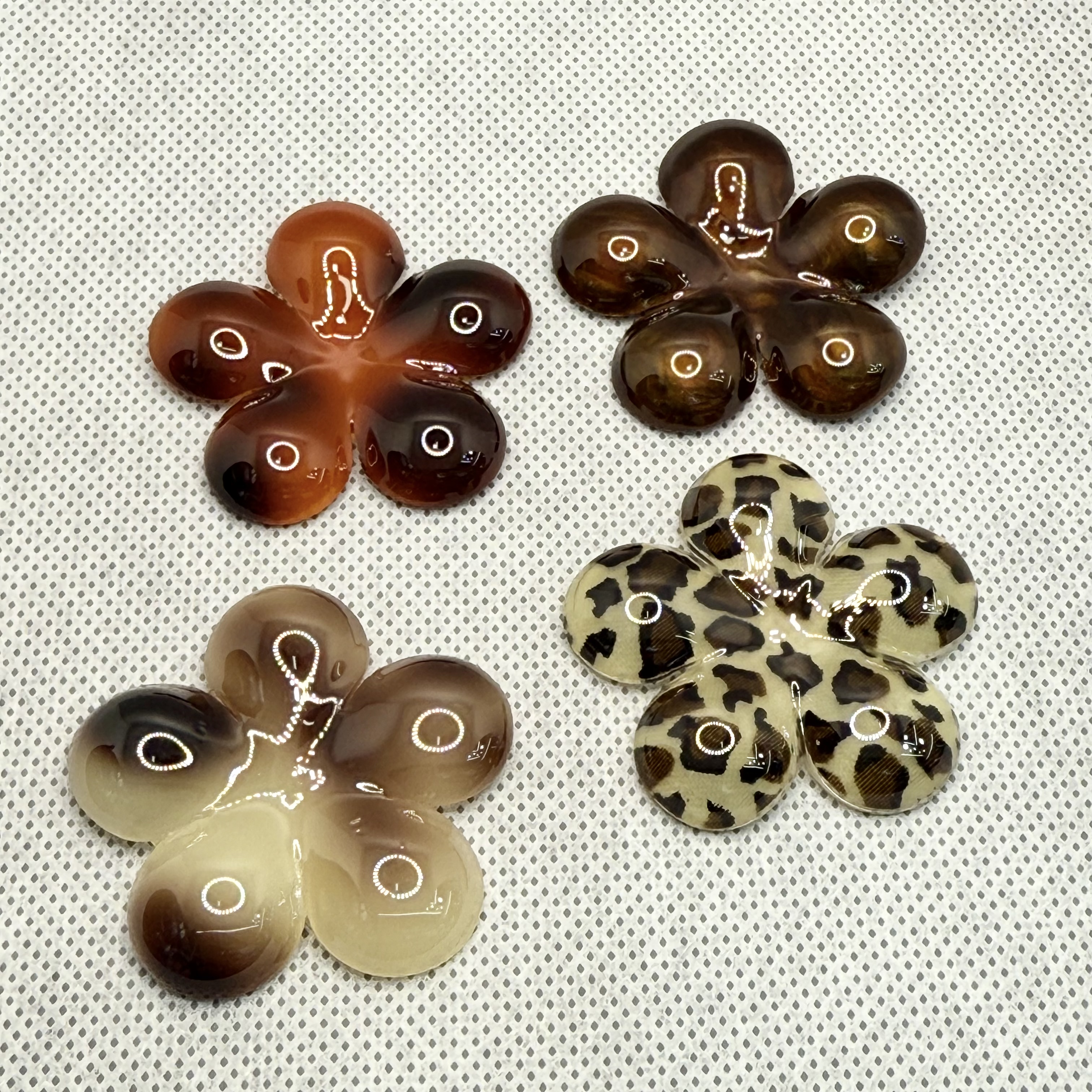 Flower acrylic accessories, earrings, accessories and ornaments details Picture