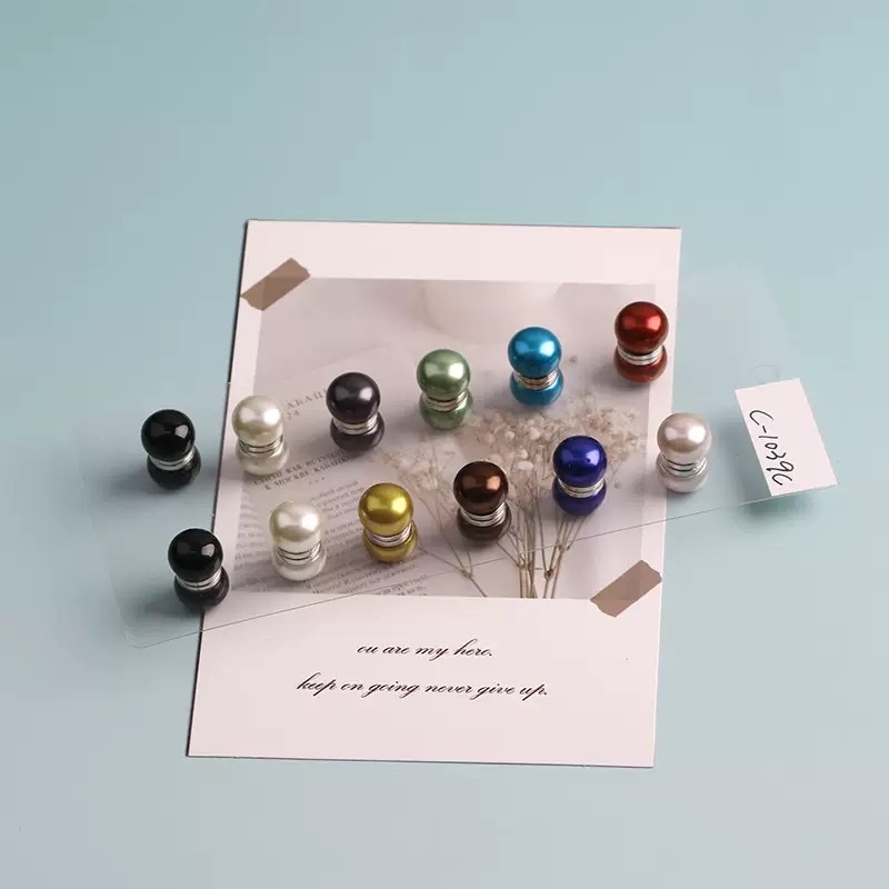 跨境专供面包形可爱服饰搭配纱巾丝巾扣简约百搭时尚唯美头巾磁扣白底实物图