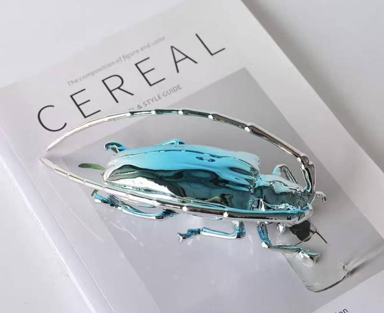 Modern light luxury metal insect, dragonfly, ant, animal ornaments, living room, coffee table, study, model room home decoration Specification image