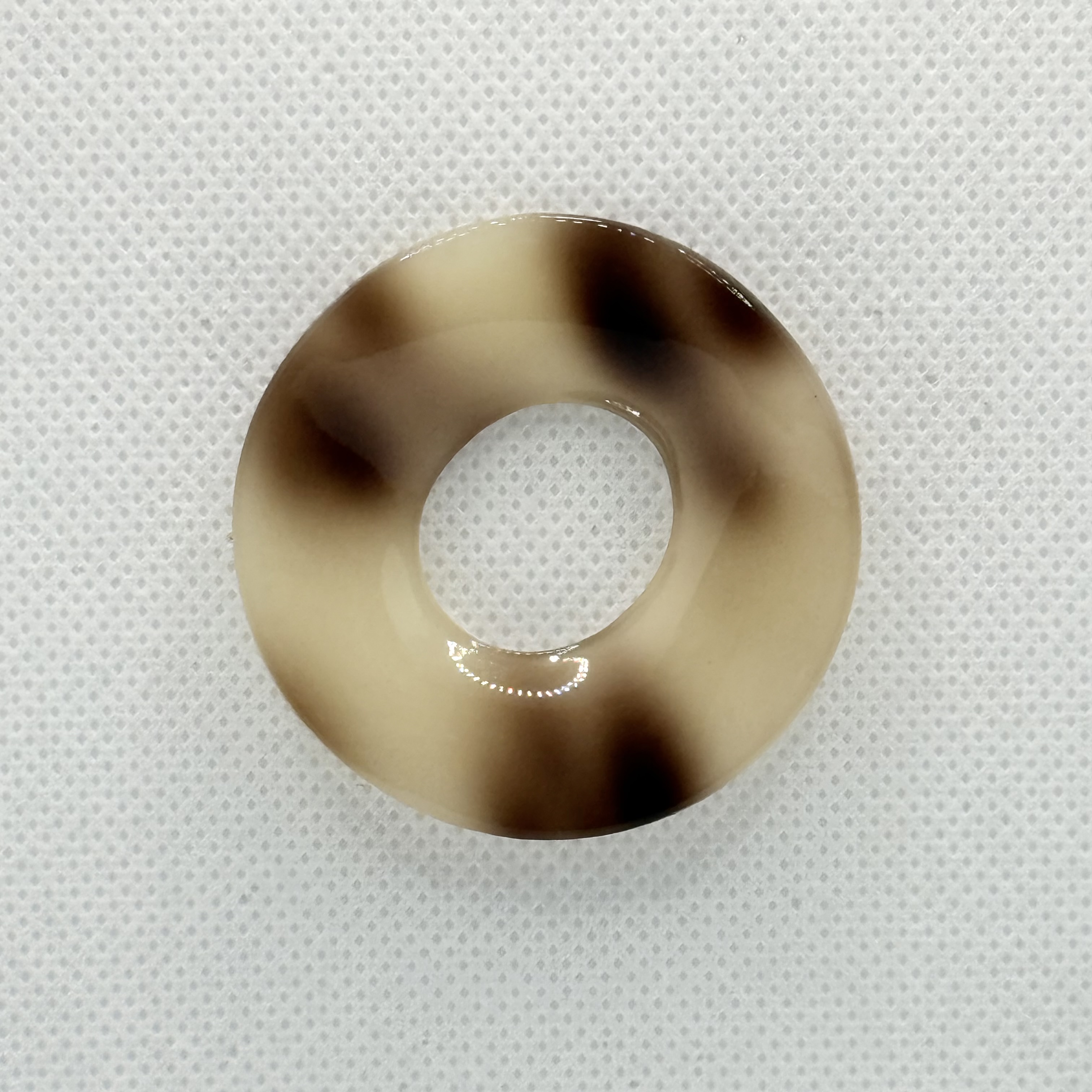 Irregular circular acrylic sheet accessories for earrings detail image 3