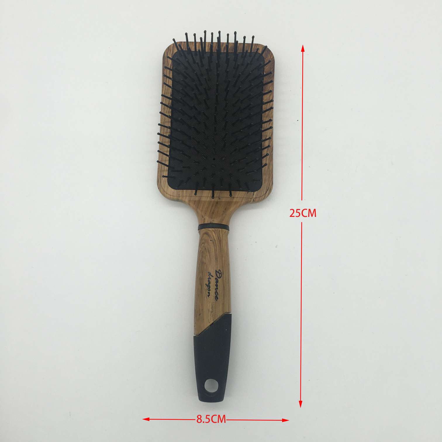 Customized wood grain combs, health care massage combs, rubber combs, fine combs, gift combs, airbag combs, hair care tools and hair care products from the manufacturer. Application Scenario
