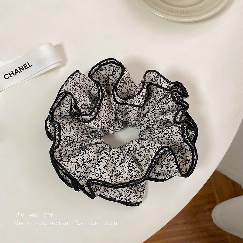 Light luxury high-quality floral four-layer large intestine hair band, new autumn and winter exquisite hair tie, ponytail hair tie, hair accessory, hair flower hair band, large intestine hair band Item Picture