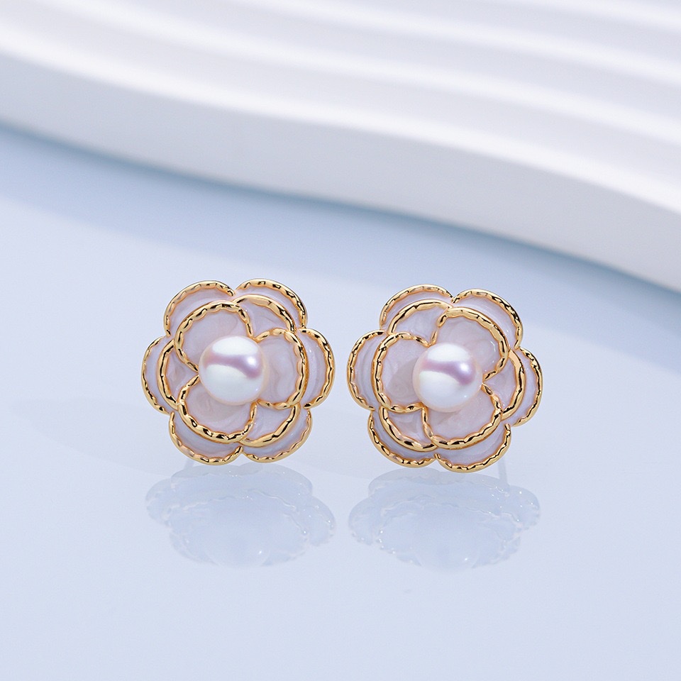 Gradient color oil-dripping freshwater pearl stud S925 Silver needle butterfly elegant and high-end earring accessory new style Specification image