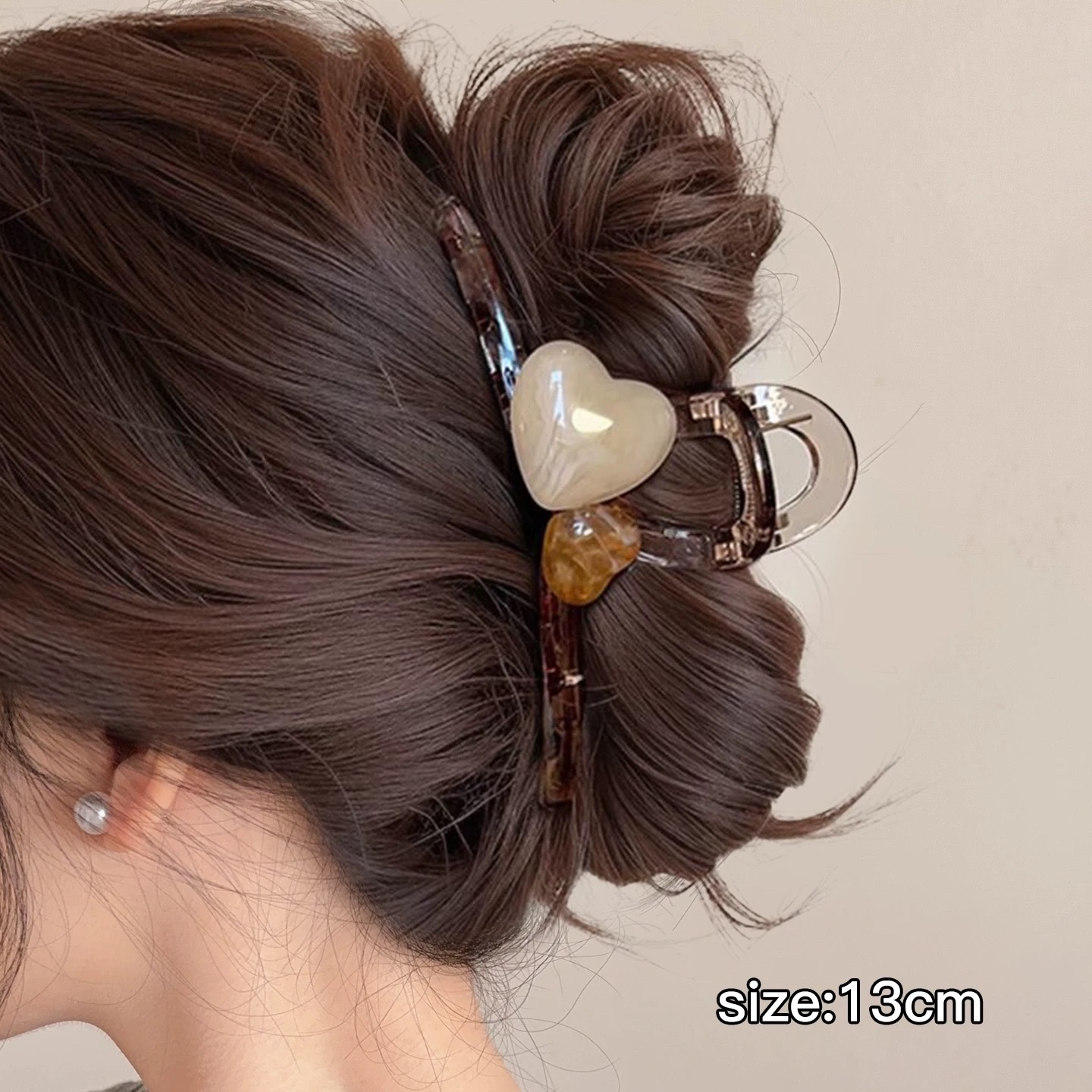 The 2025 new high-end and versatile heart-shaped hair clip, a stylish clip at the back of the head, a shark hair accessory, and a hair clamp headwear Specification image
