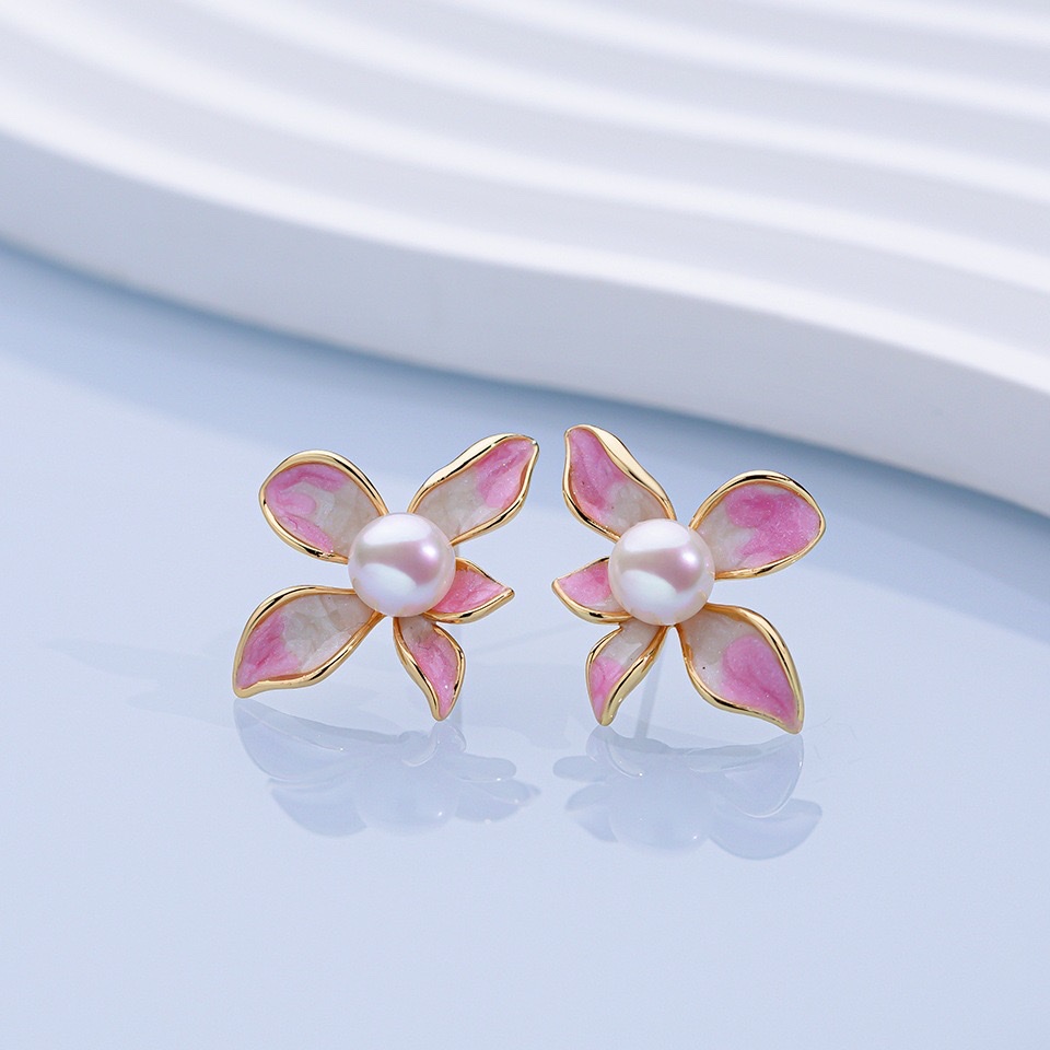 Gradient color oil-dripping freshwater pearl stud S925 Silver needle butterfly elegant and high-end earring accessory new style Item Picture