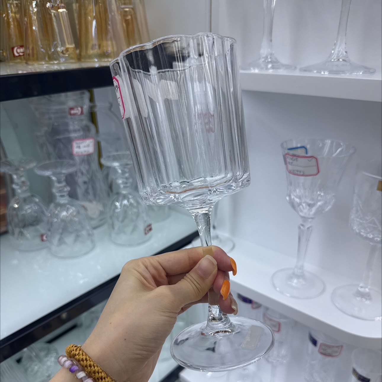 玻璃酒杯细节图