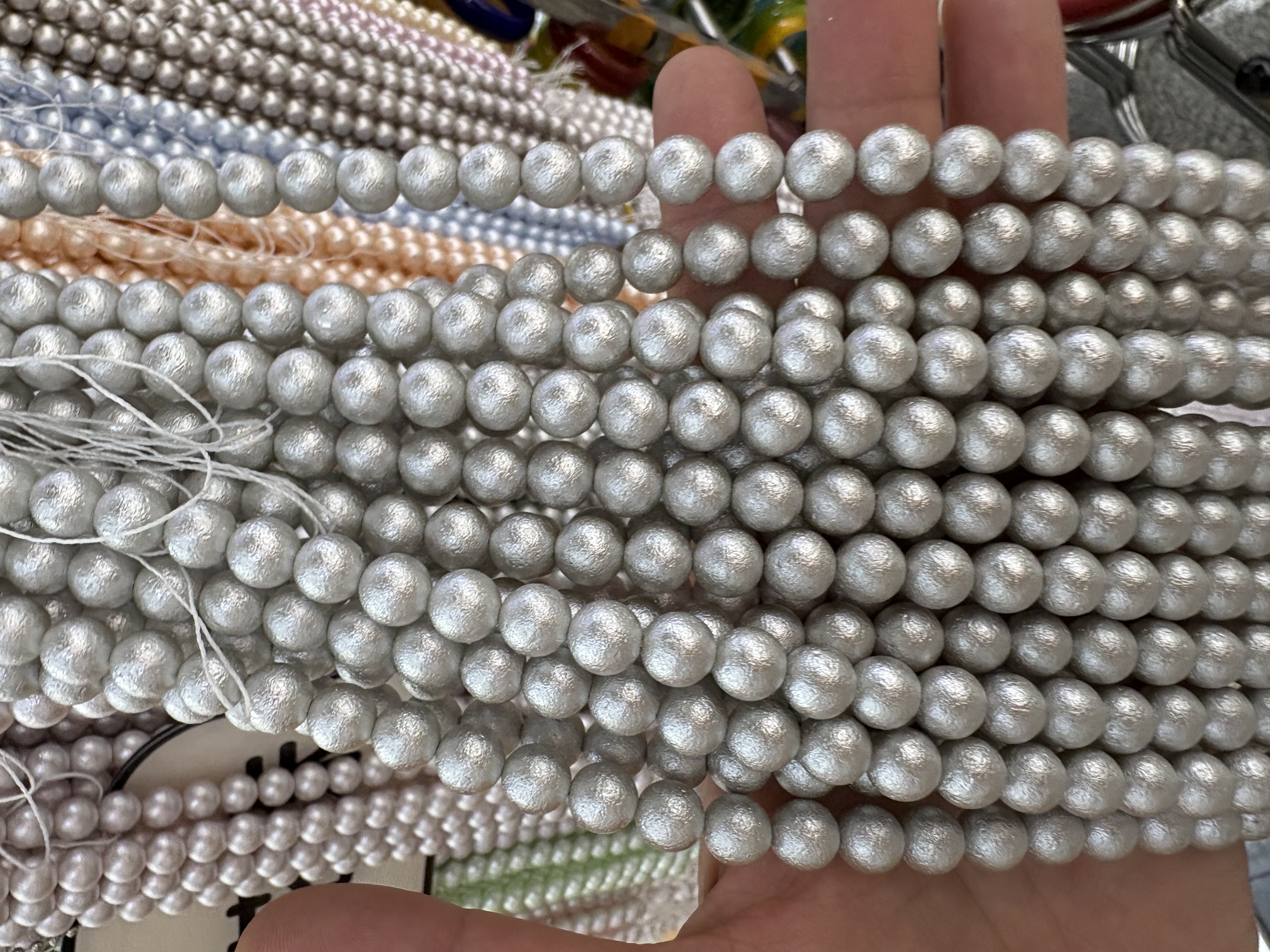 Handmade DIY jewelry accessories, high-quality multi-color jewelry materials, beads and pearls Application Scenario