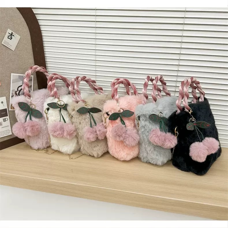 TY6601南风女包樱桃少女毛绒手提包包新款秋冬毛毛单肩斜挎包
产品图