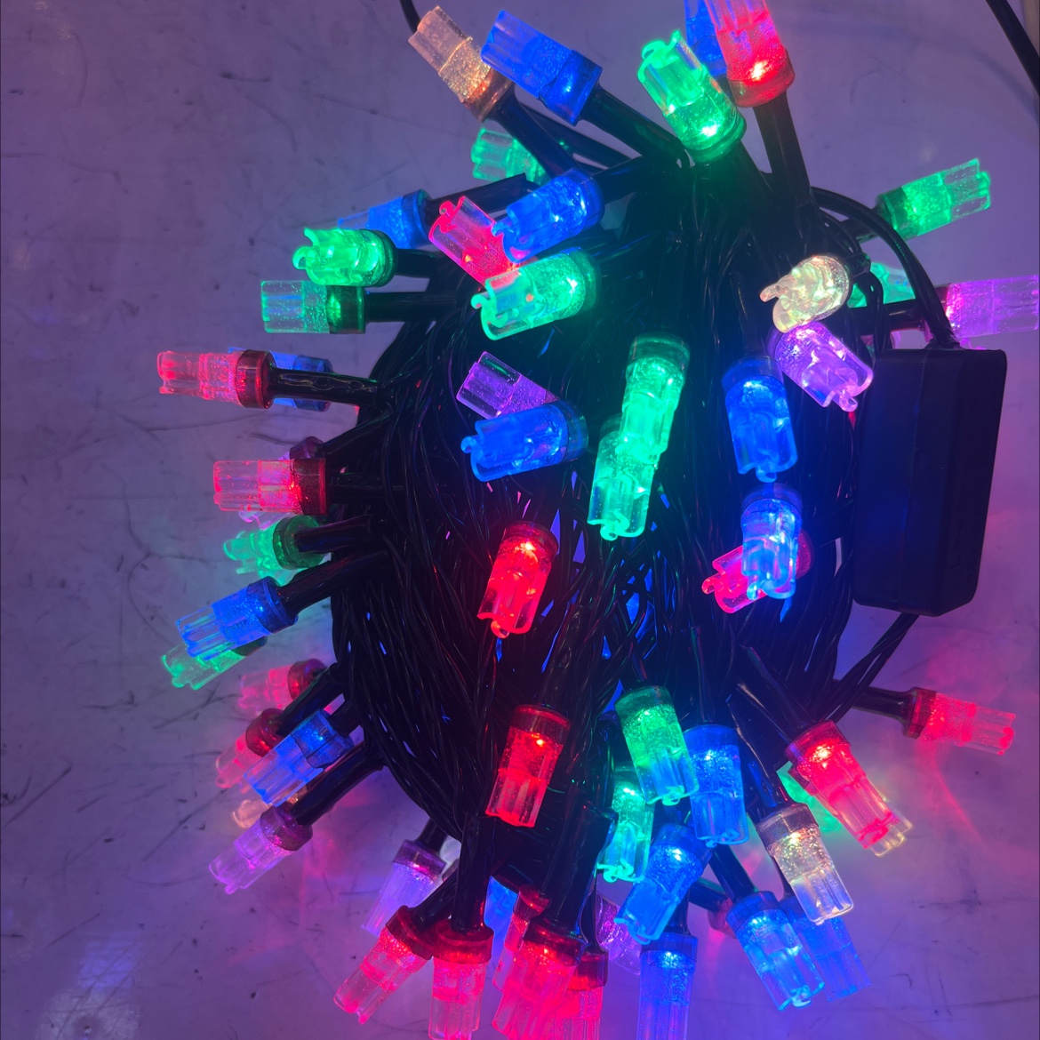 100头10米新款大风车泡三色灯带尾插100条一件产品图