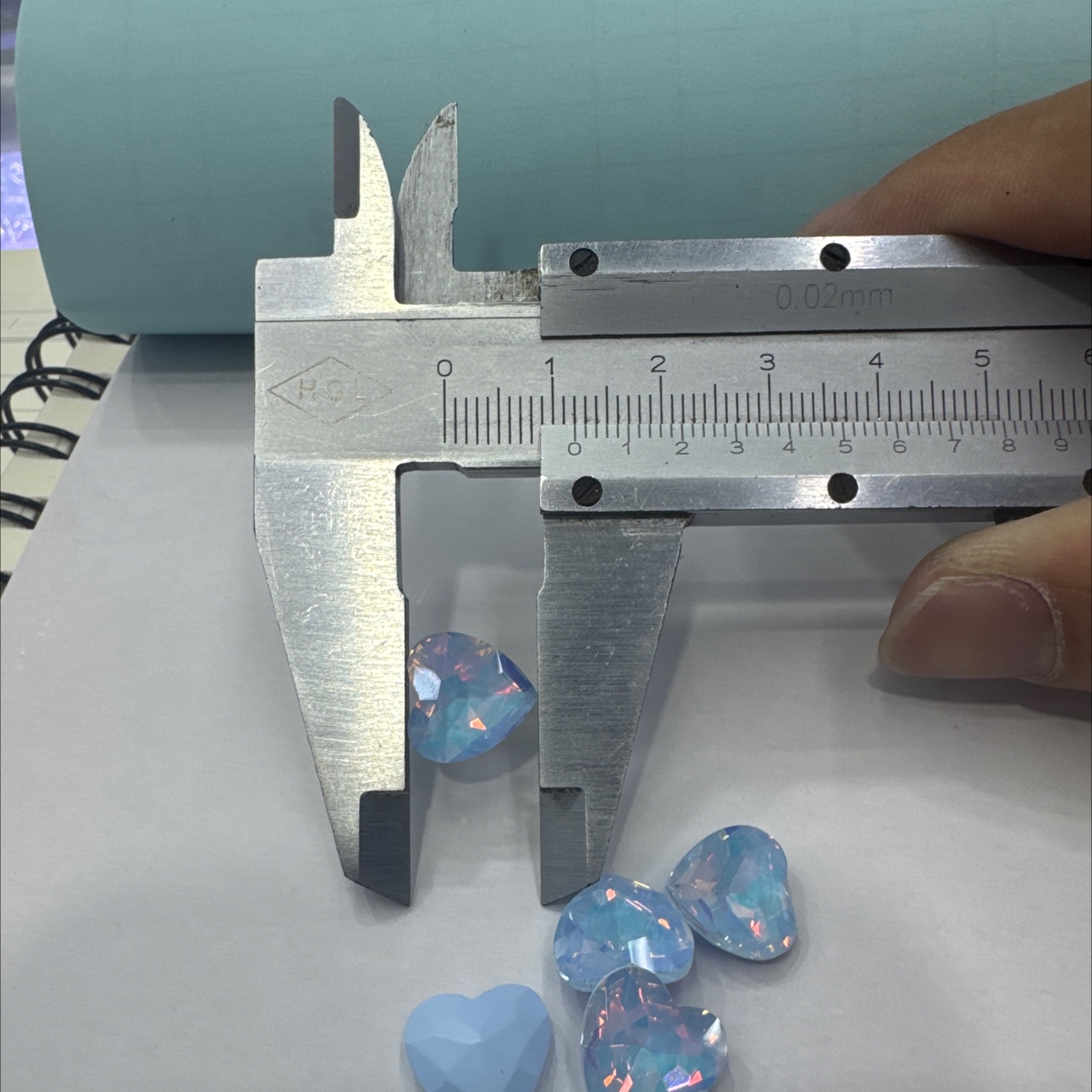 12# Heart-shaped light blue Mocha crystal glass accessories Specification image