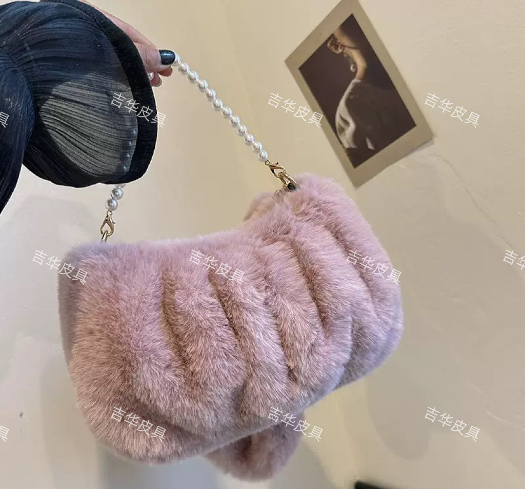 TY6616冬款高级感毛绒包小众时尚百搭拉链单肩包天然贝母珍珠链条腋下包 