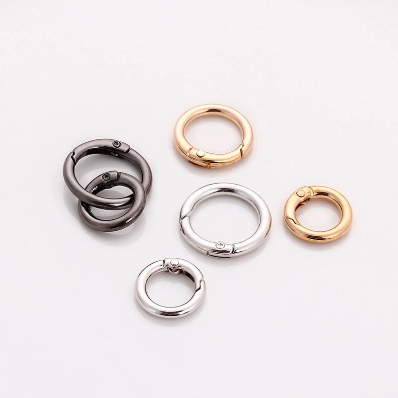 Zinc alloy keychains, keychains, spring buckles, diy open rings, circular rings, activity keychains, women's bags, car hook buckles, diy butterfly plates, silver jewelry, bows