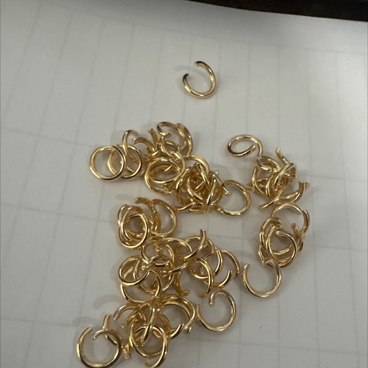 White-plated K,18K open loop necklace bracelet ending connection ring, diy jewelry chain connection, complete size specifications, meet different finished product production requirements, bright colors, can be customized according to customer needs Specification image