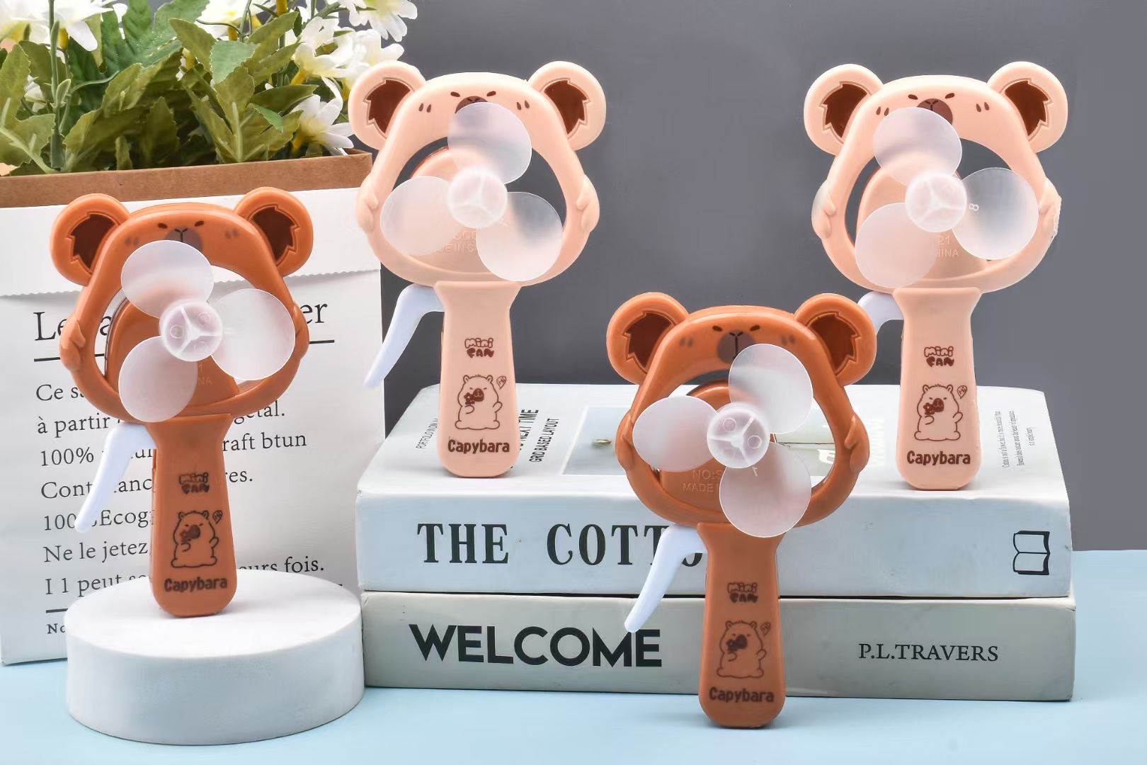 The 2025 new animal mini hand-press fan, mini handheld fan, children's gift, street stall toy. First up, the mini hand-press fan, children's little fan Specification image