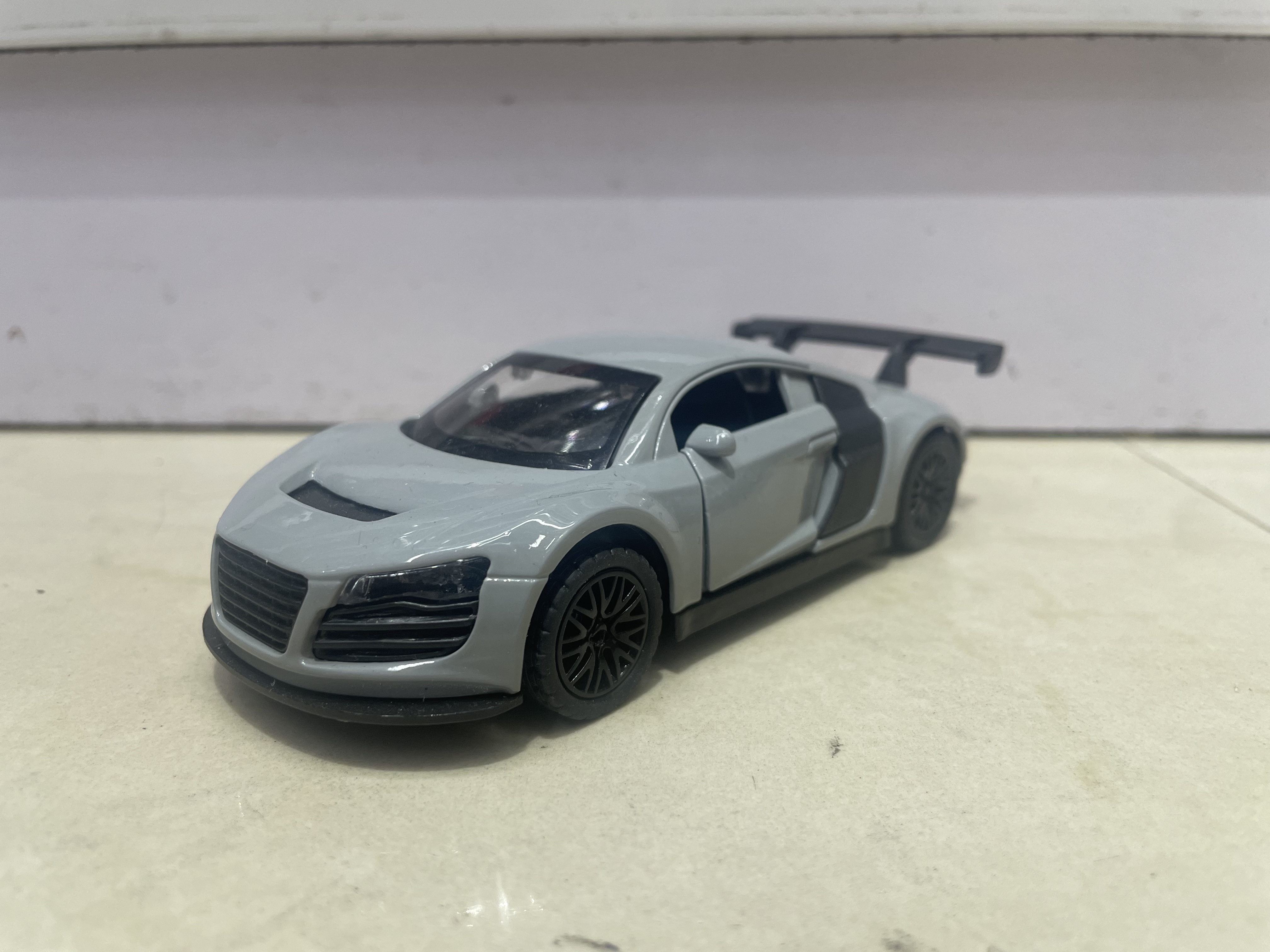 1:32合金车模型（没灯光音乐）