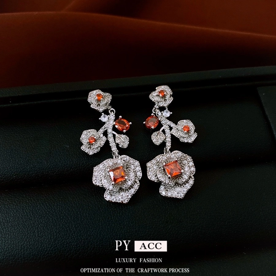 Retro-style zircon rose earrings necklace, court style exquisite and fashionable collarbone chain, light luxury niche jewelry set necklace, silver jewelry zircon necklace, 18k gold jewelry pearl necklace detail image 5