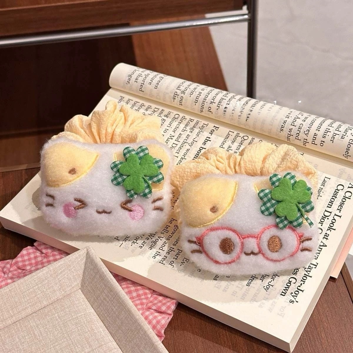 Korean bestseller Colon hair band headband accessory, 2025 new style hair tie, simple and versatile girls' hair accessory Colon hair band Item Picture