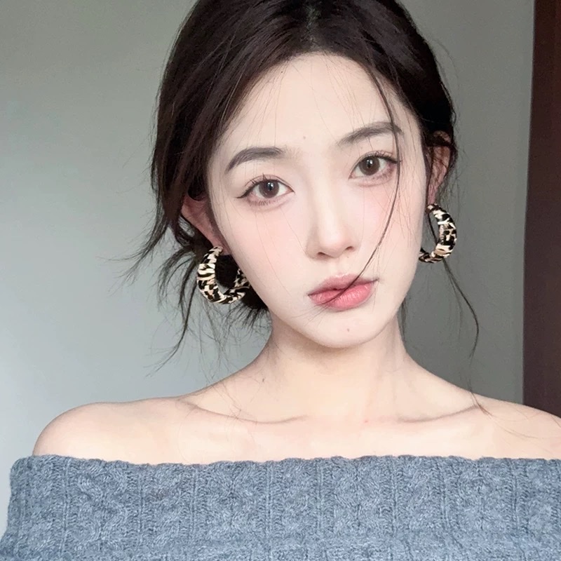 欧美风秋冬豹纹c型耳圈 时尚小众设计感复古耳环气质高级百搭耳饰饰品详情图3