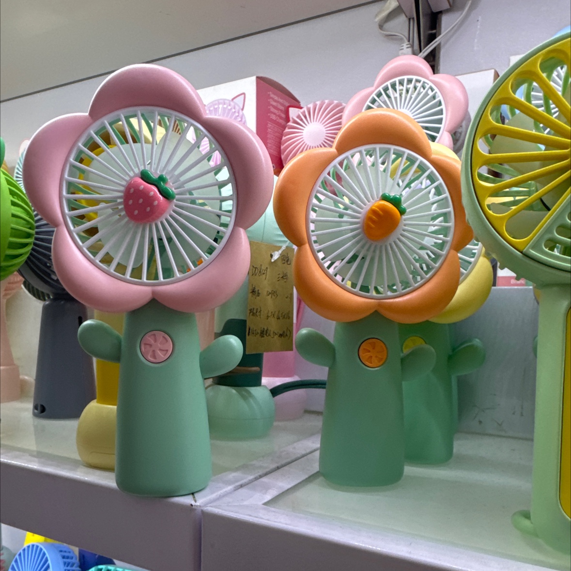 夏季便携USB风扇学生挂脖户外小风扇加湿器多功能桌面迷你风扇静音便携式风扇