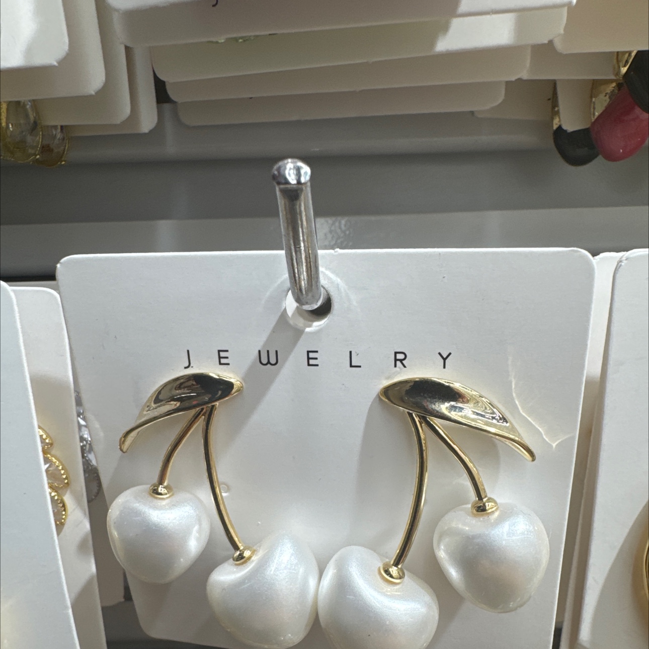 饰品耳饰珍珠耳环烧焊锆石耳环时尚气质简约百搭女款配饰品饰品白底实物图