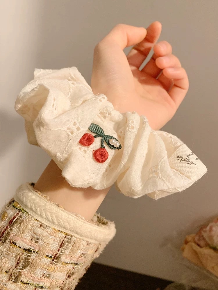 In 2025, a new Korean-style hair tie, hair band, large intestine hair band, and hair accessory - simple and versatile for girls. Large intestine hair band details Picture