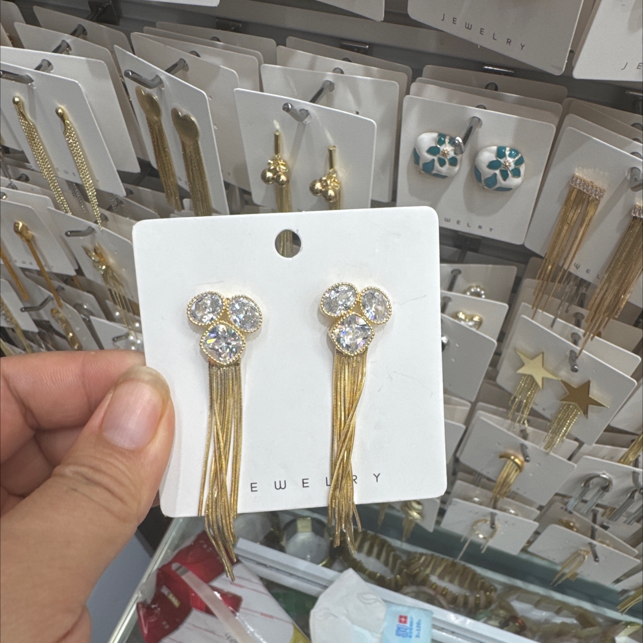 合金耳环产品图