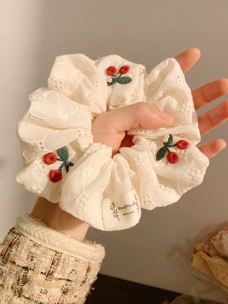 In 2025, a new Korean-style hair tie, hair band, large intestine hair band, and hair accessory - simple and versatile for girls. Large intestine hair band Specification image