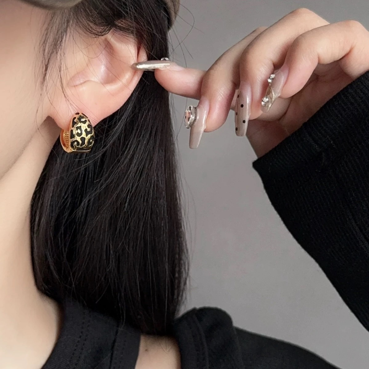 复古简约设计感豹纹耳环圆球耳扣气质时尚百搭高级耳环新款耳饰品饰品