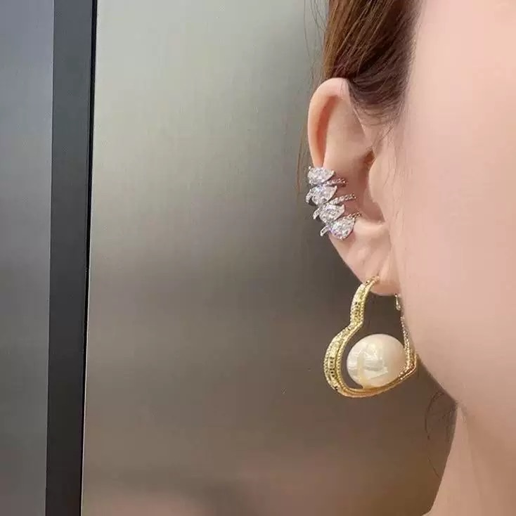 桃心银针珍珠耳圈