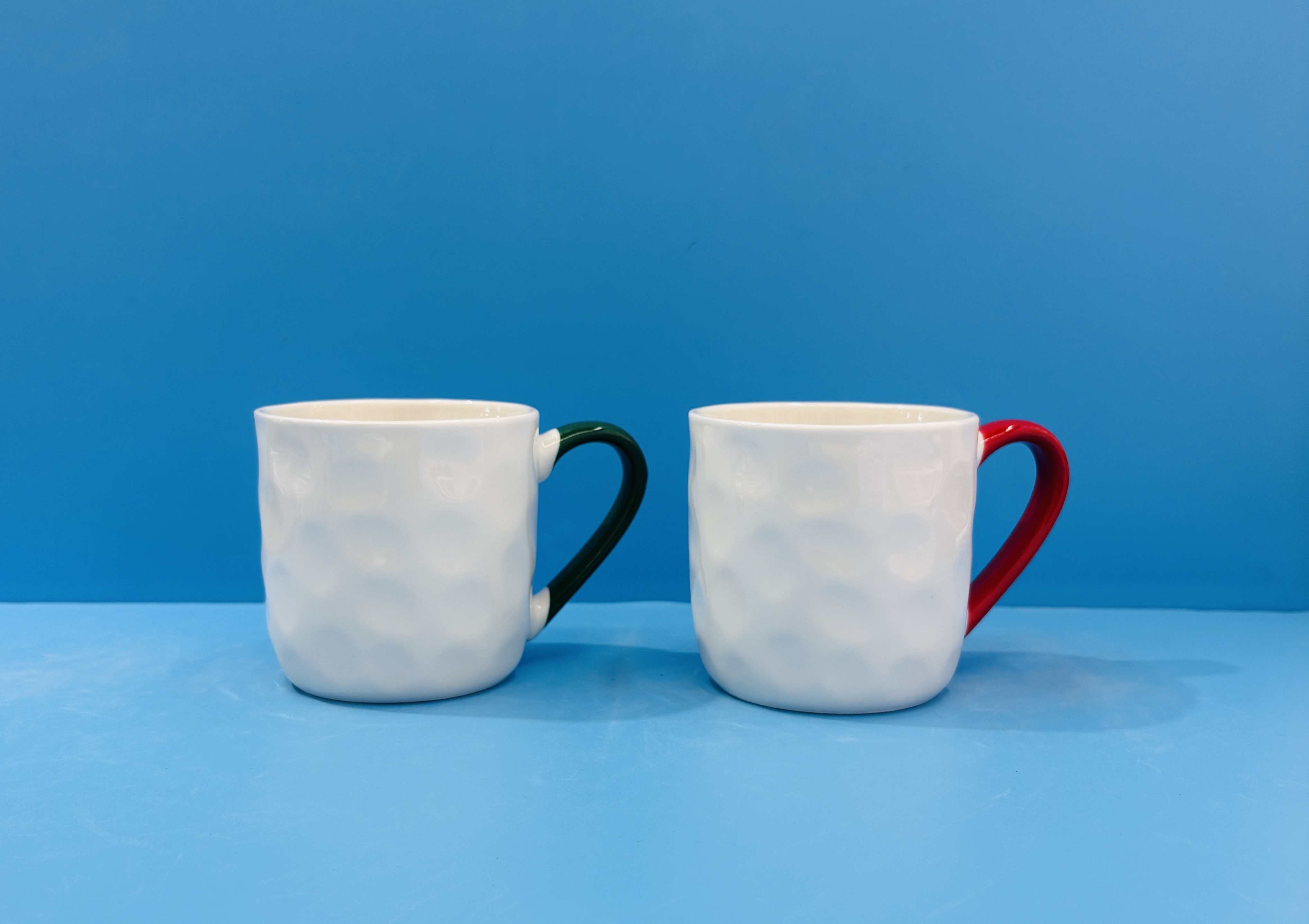 Colored handle ceramic cup, ceramic details Picture