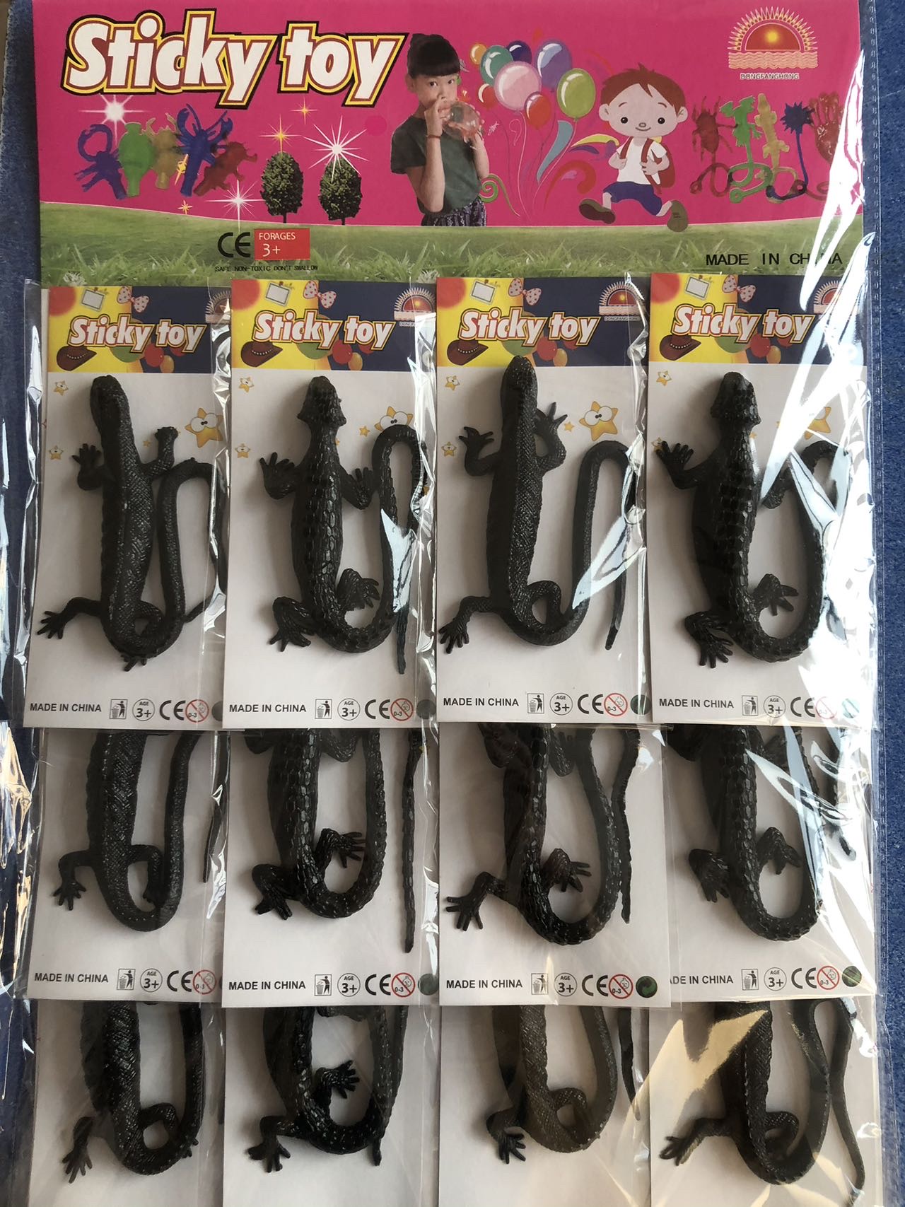 Children's toy crocodile-biting small toy is fun, educational, safe, non-toxic and suitable. It is a new and unique animal toy with a variety of styles. It is a must-have toy for children. There are many products to choose from. It is a best-selling and popular toy undefined