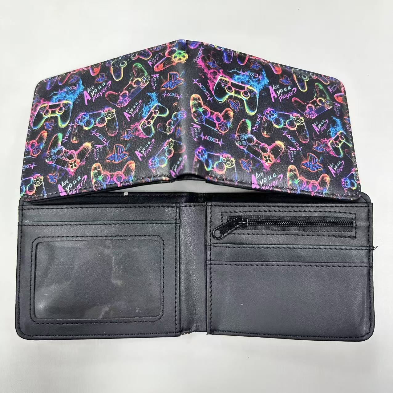 经典游戏机周边钱包 男女PU短款二折收纳夹 卡包白底实物图