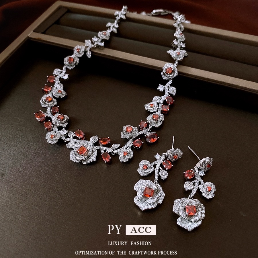 Retro-style zircon rose earrings necklace, court style exquisite and fashionable collarbone chain, light luxury niche jewelry set necklace, silver jewelry zircon necklace, 18k gold jewelry pearl necklace detail image 4