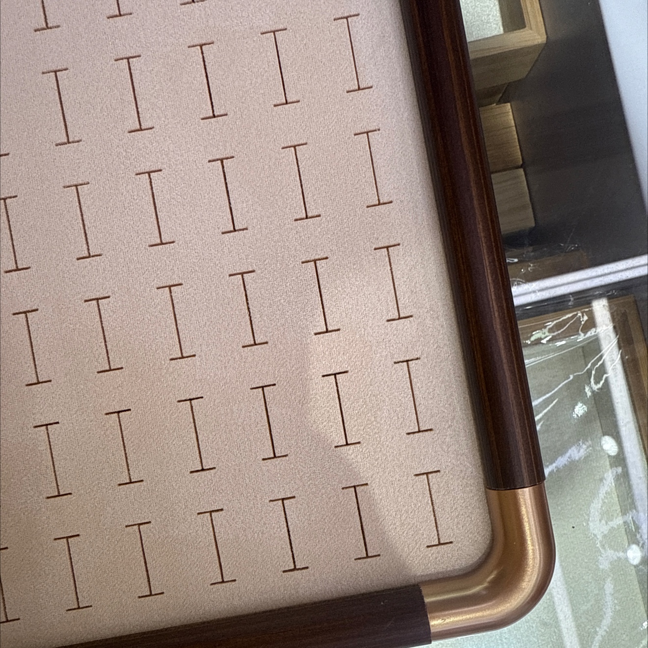 金边胡桃木百位戒指盘，米色绒布35*24*3 cm项链架项链架项链架项链架饰品架产品图