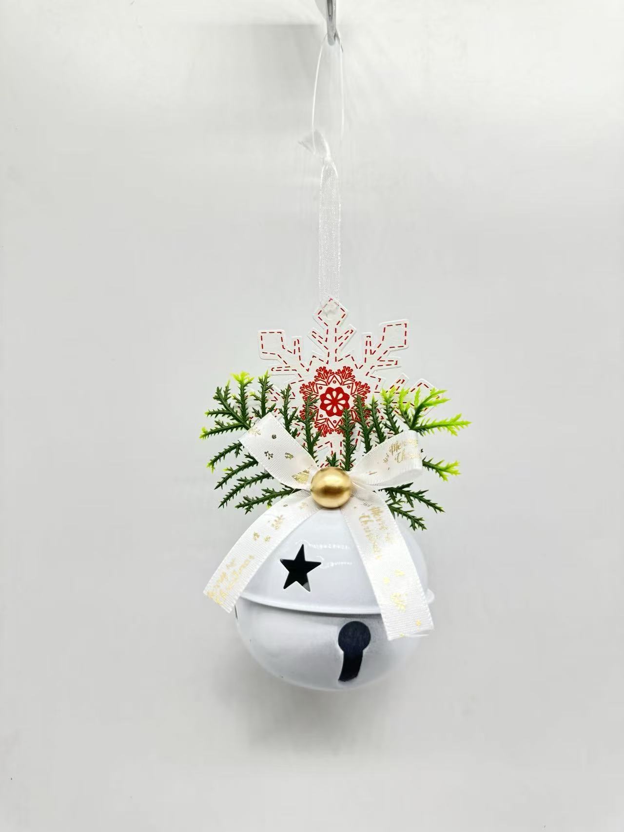 新款圣诞铃铛系列装饰、木片铃铛挂件、橱窗场景装饰。工艺品