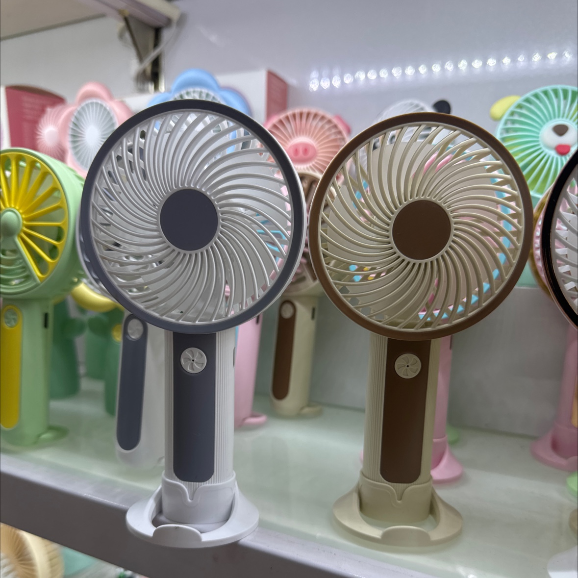 夏季便携USB风扇学生挂脖户外小风扇加湿器多功能桌面静音风扇适用户外旅行休闲