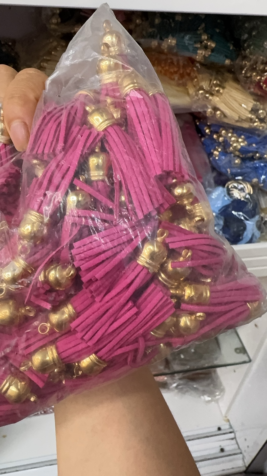 Starfish oil-dripping alloy mobile phone chain tassel pendant, a fashionable, creative, individual and trendy accessory, available in multiple colors Specification image