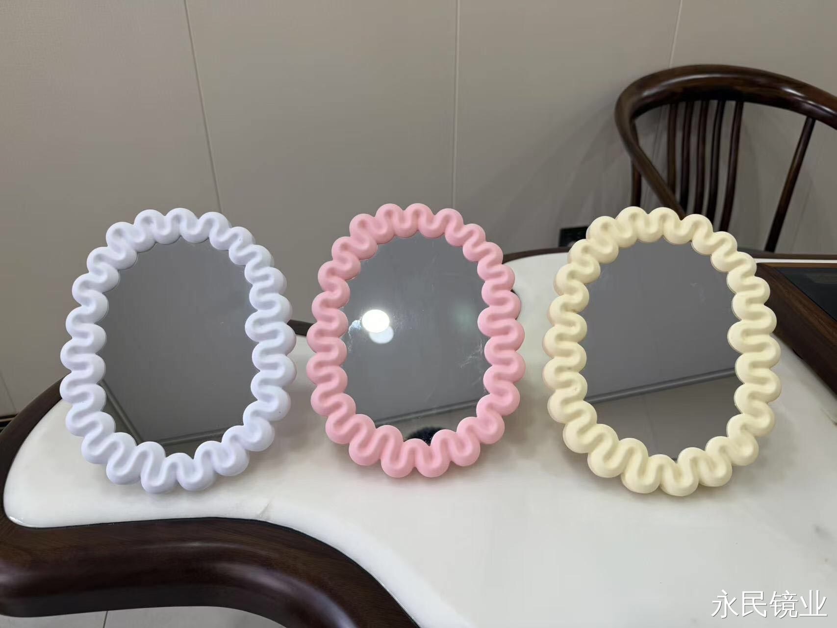 镜子/镜梳/化妆镜台镜/LED化妆镜/防碎镜子产品图