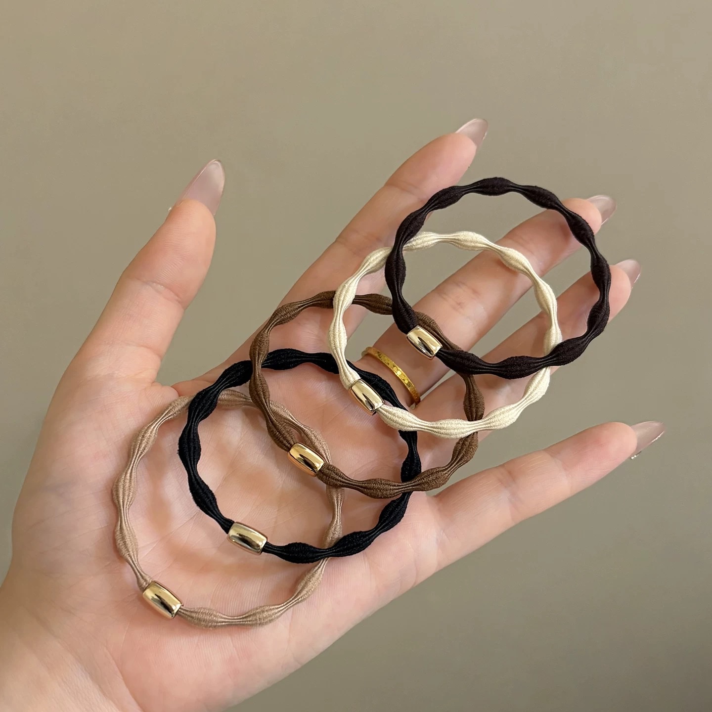 Doudou hair tie, small rubber band hair band, women's hair tie, hair accessory rubber band, leather case, sports lotus joint, high-end and simple hair band, large intestine hair band accessory details Picture