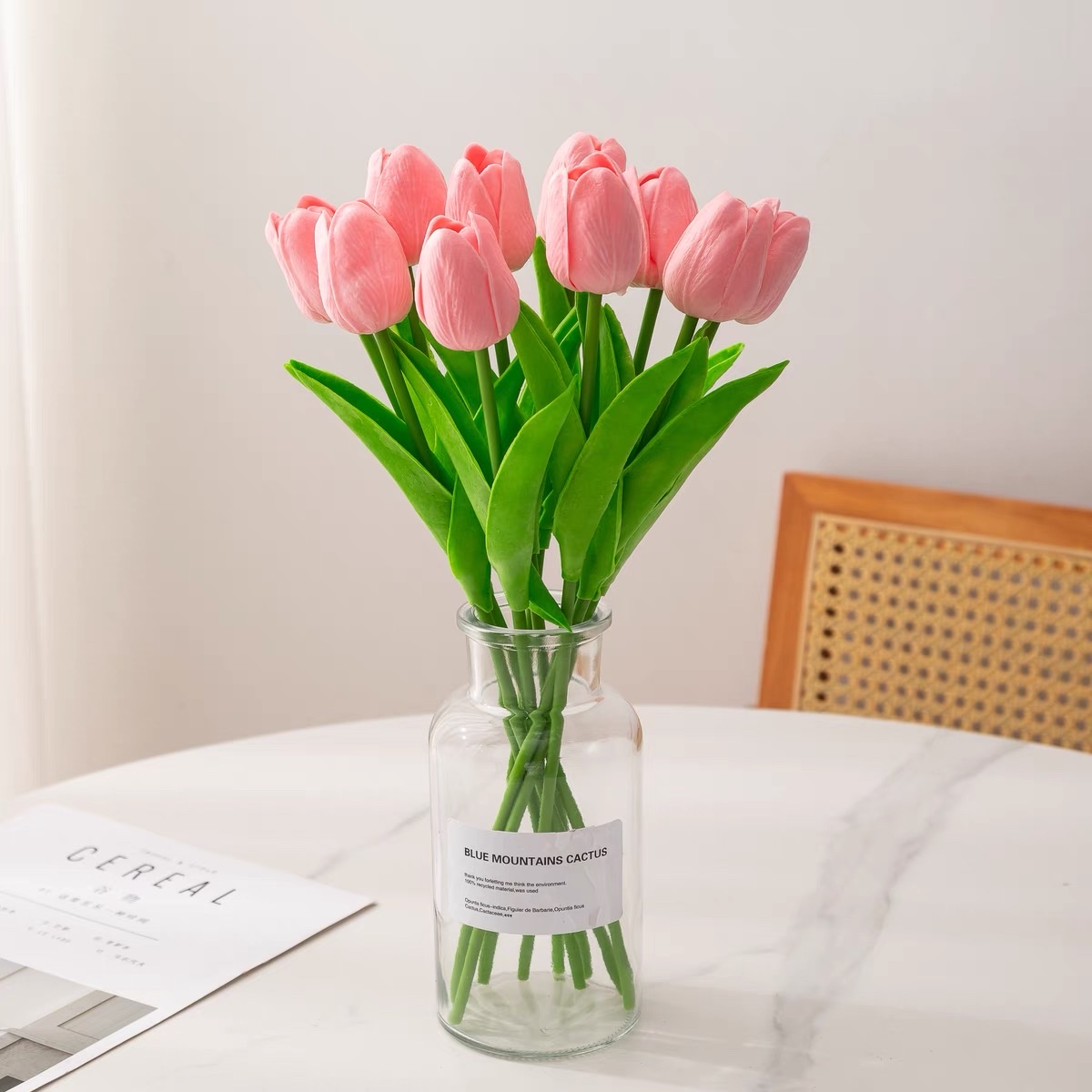 Artificial tulip ins-style living room dining table ornaments, artificial flower decorations, dried flower bouquets, photo shoots, flower shooting props, pu flower bouquets, artificial flowers Item Picture